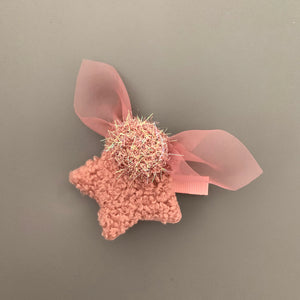 Knit pom pom hair slide (star)