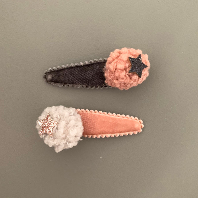 Knit pom pom hair slide (double)