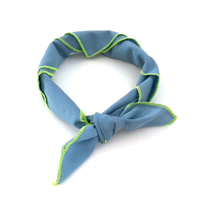 Scarf with neon piping (chambray)
